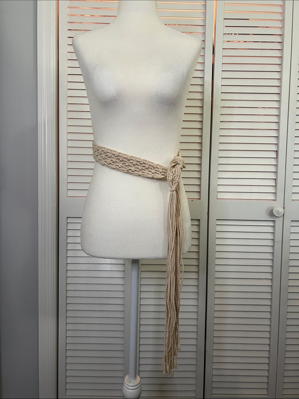 Vintage Cream Handwoven Macramé Belt